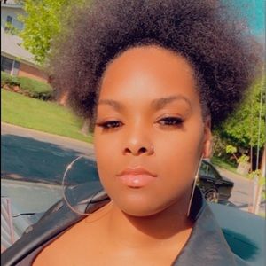 Meet your Posher, Aeriona